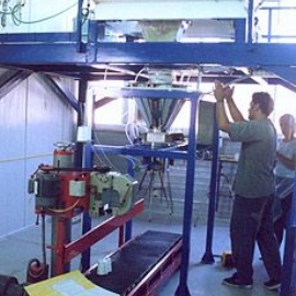 Ανοξείδωτο Ενσακκιστικό βιομηχανίας αλεύρων με συρραπτική μηχανή (OLYMPIC FOODS)